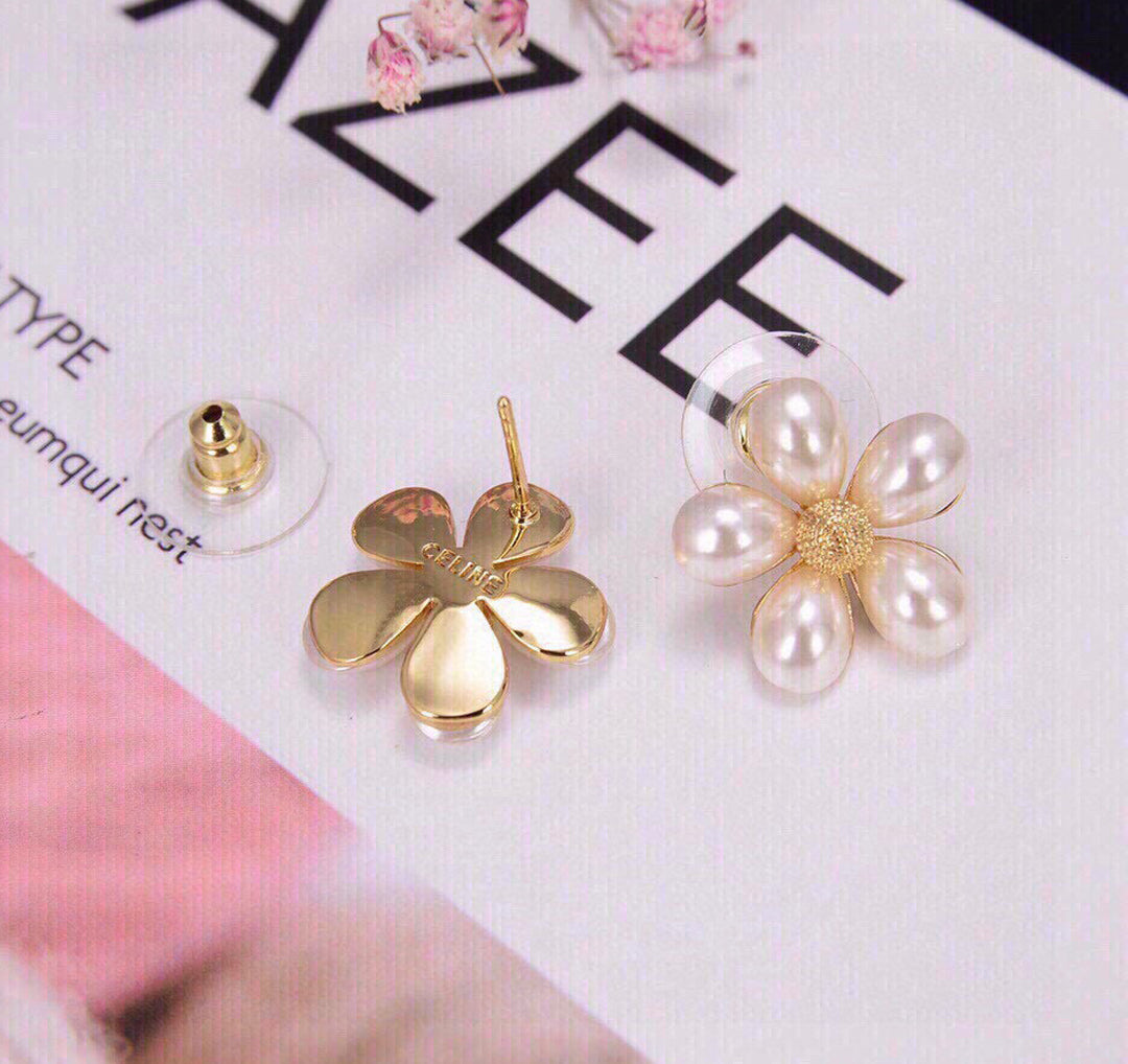 18K Celine Flower Pearls Earrings